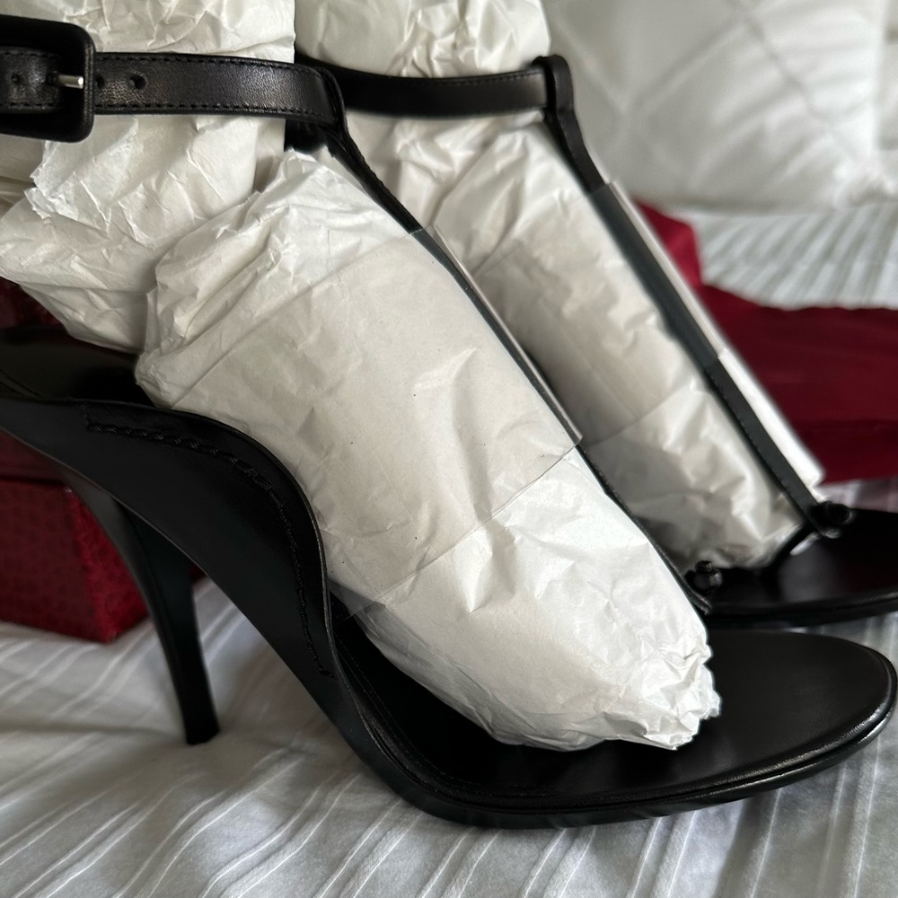 NIB Tamara Melon heels/sandals size 38